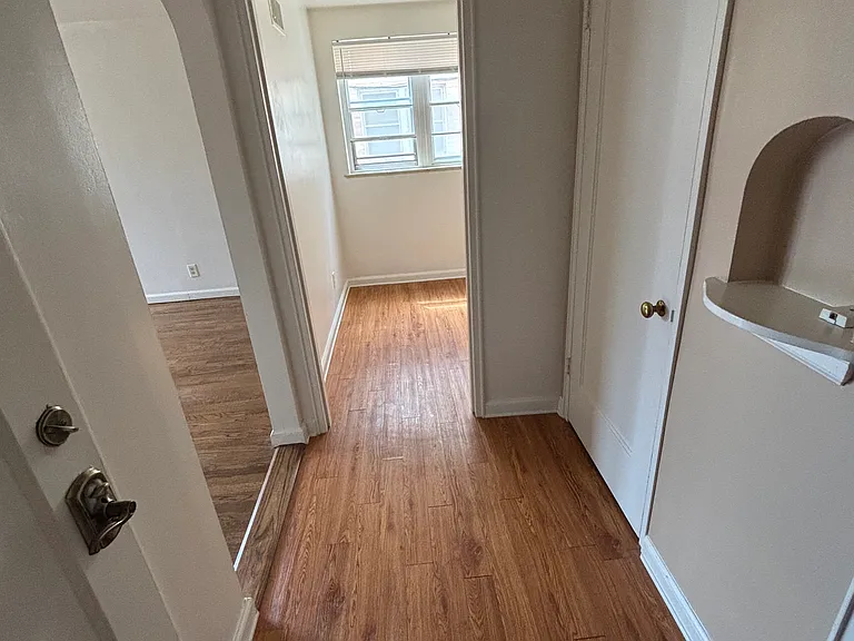 122 W 7th Ave #C — Photo 6