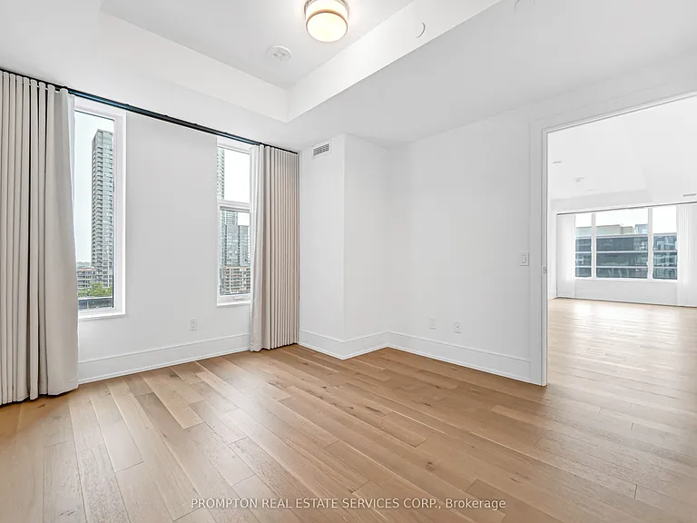 455 Wellington St W #908 — Photo 38