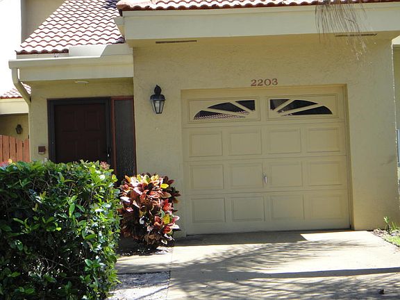 2nd image of 2203 Aspen Way #2203