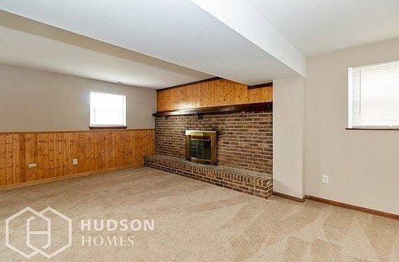 4th image of 38 Mary Ellen Ln