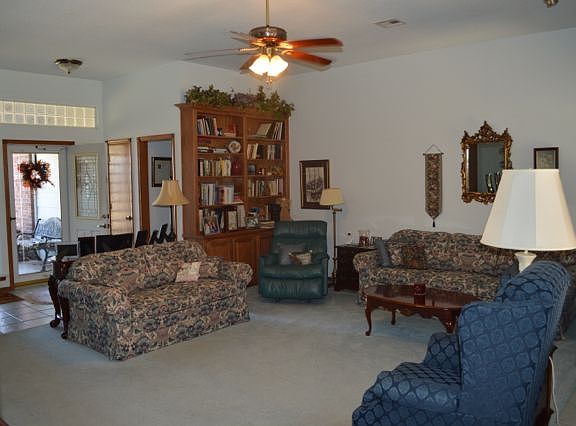 4th image of 813 E Park Pl