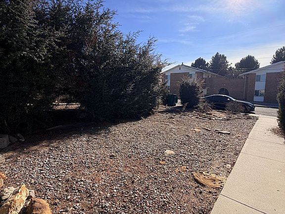 3rd image of 402 E 18th St #402