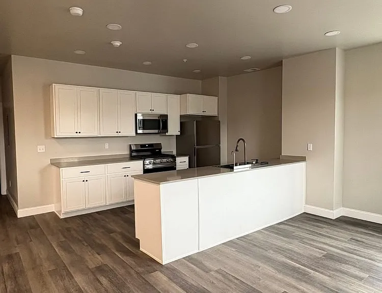 188 Main St #1-10 — Photo 1
