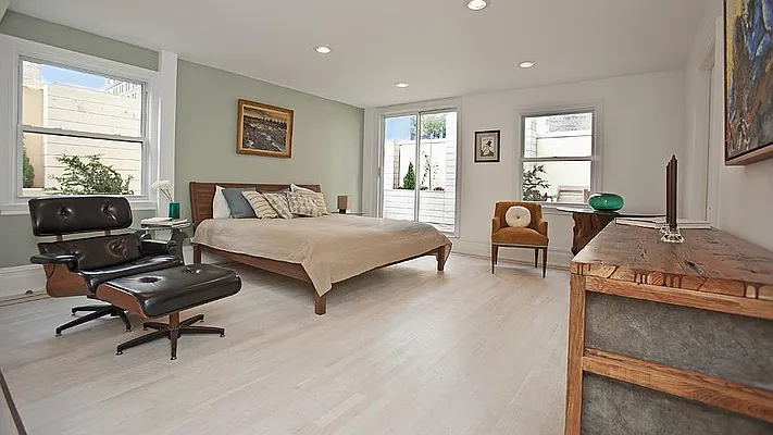 Sold by Fenwick Keats Real Estate | media 1