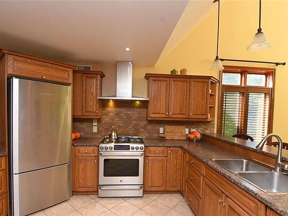 4th image of 635 Millgrove Side Rd