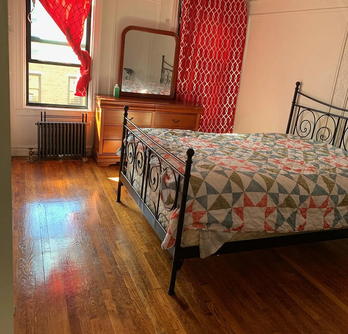 2 bed, 100 sqft, $1,000 — Photo 1