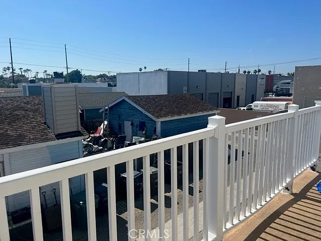Studio, 600 sqft, $2,500 — Photo 2