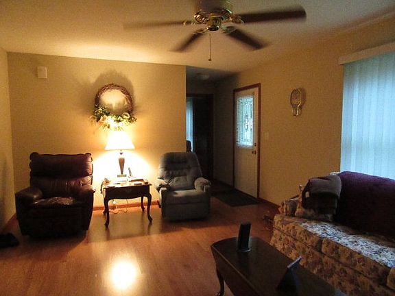 3rd image of 406 Highland Ave