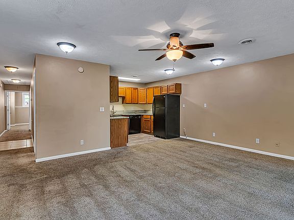 5th image of 5 Church Dr APT 1