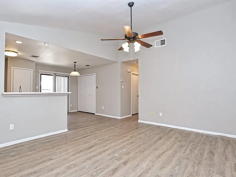 2408 Berkett Dr #B — Photo 10