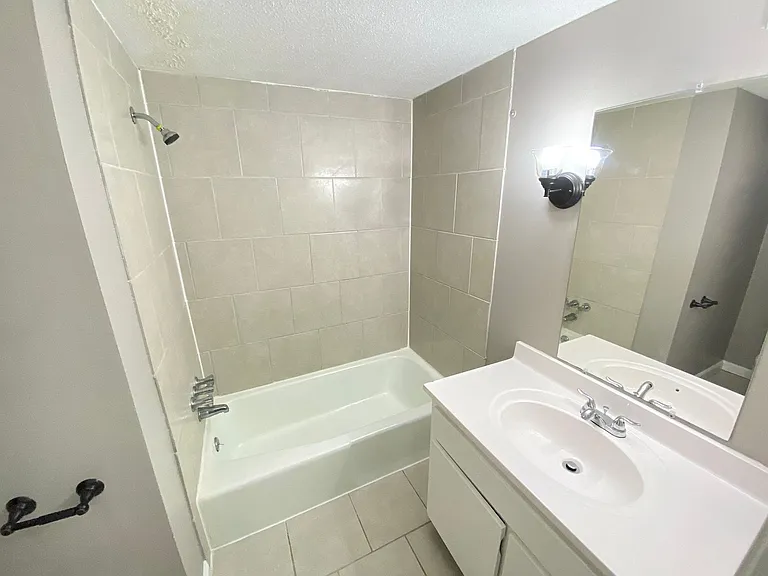 3367 Clarke Rd — Photo 5
