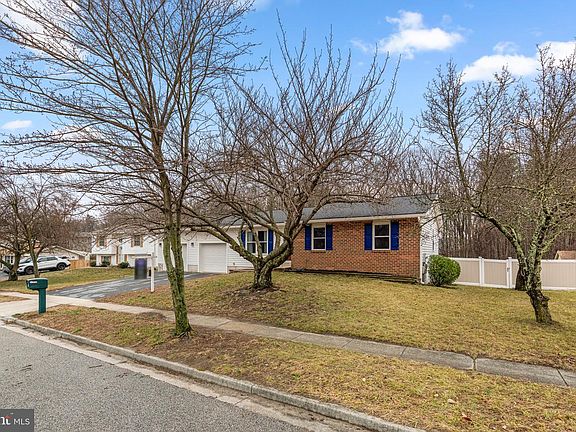 3rd image of 7818 Metacomet Rd