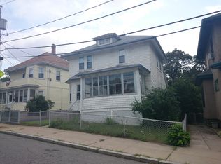 40 Vershire St, West Roxbury, MA 02132