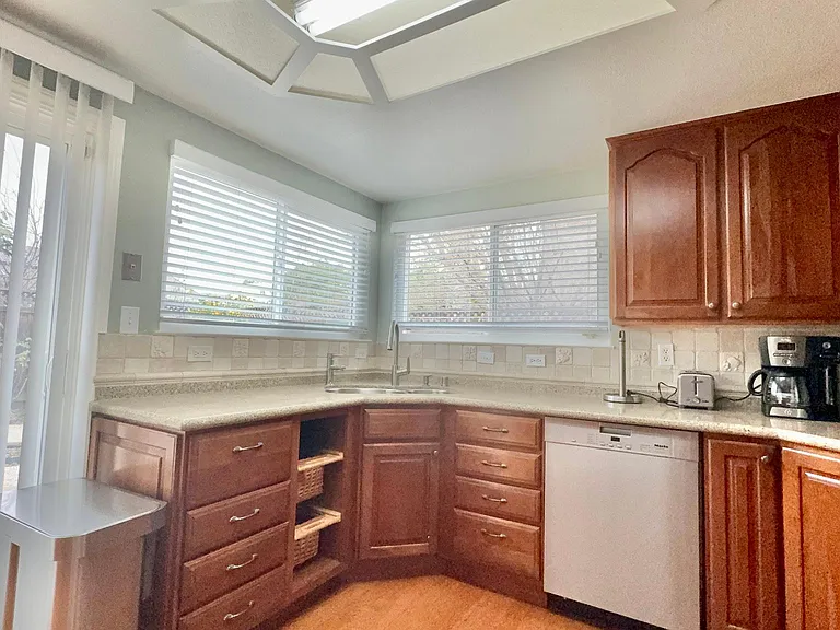 1391 Hardy Pl — Photo 18