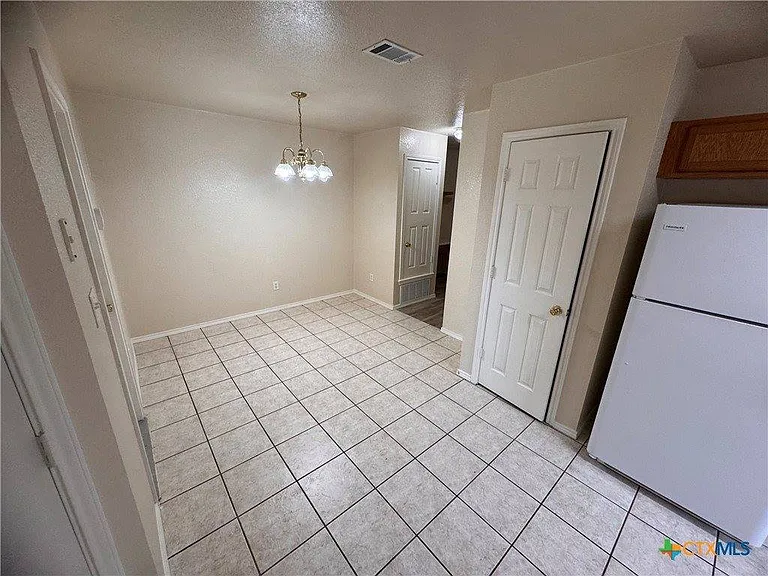 4907 John David Dr #B — Photo 5