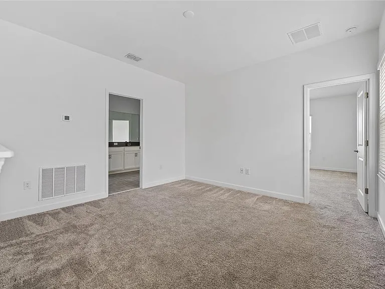 2999 Addison Blvd — Photo 15