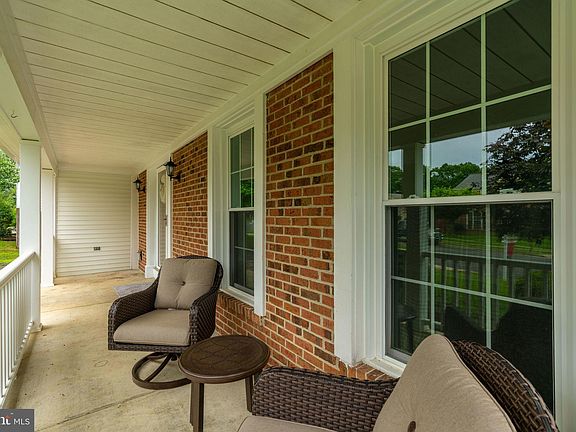 3rd image of 3376 Labourn Dr