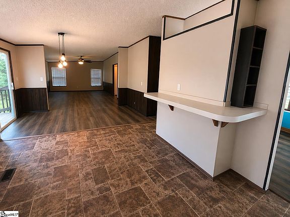 5th image of 221 Welborn Rd