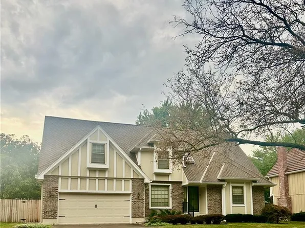 11316 Hemlock St, Overland Park, KS 66210