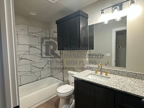 4th image of 4780 Clive Ave Unit 1