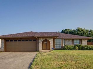 6821 Ridgetop Rd, North Richland Hills, TX 76182
