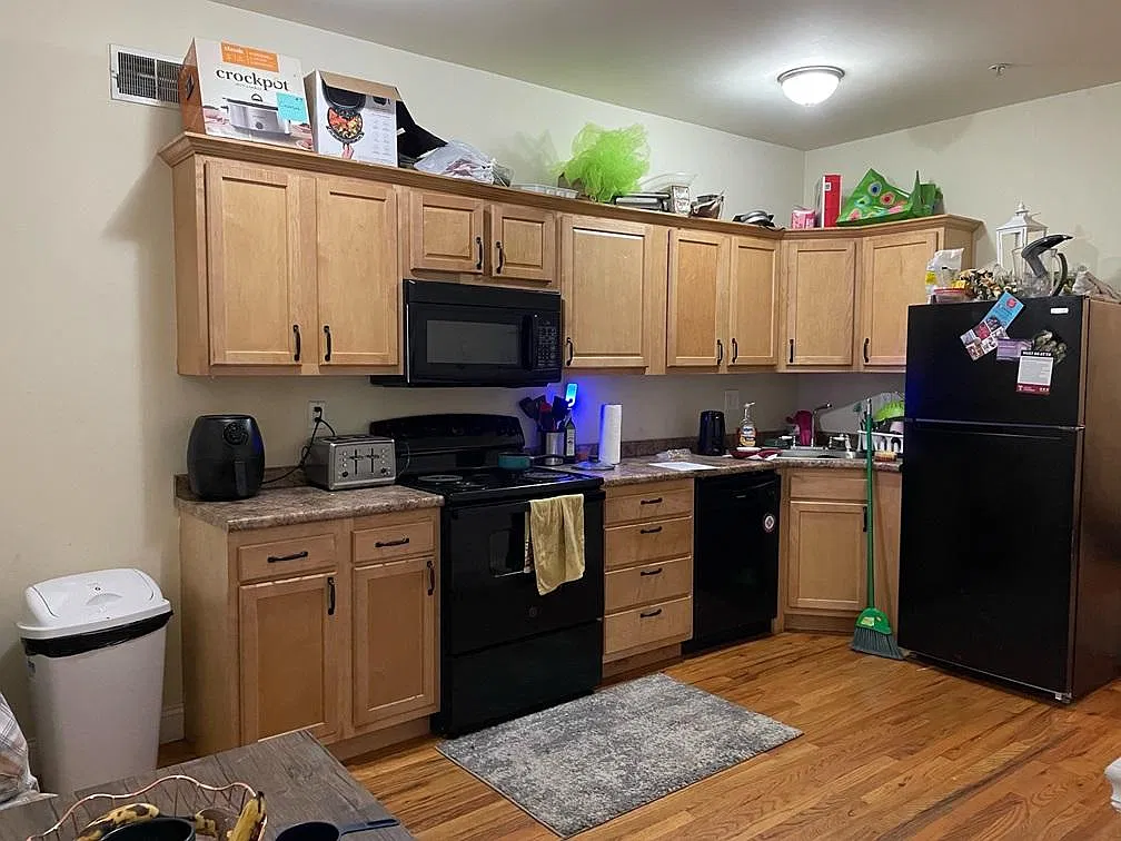 4 bed, 1200 sqft, $2,700 — Photo 4
