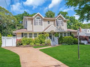 12 Rachel Ave, Commack, NY 11725