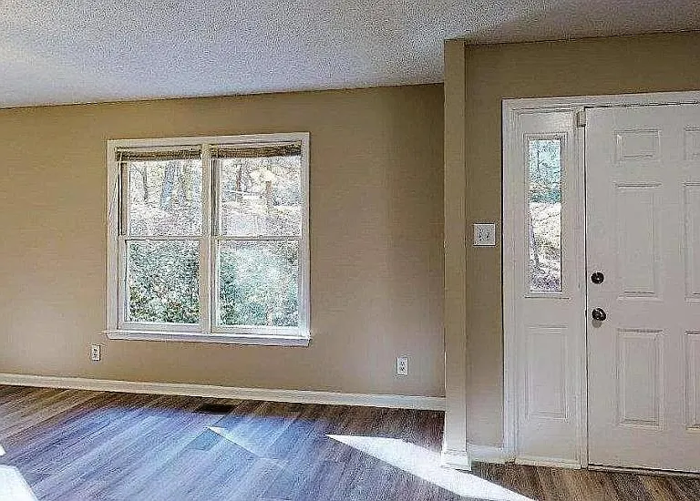 421 Constitution Dr — Photo 15