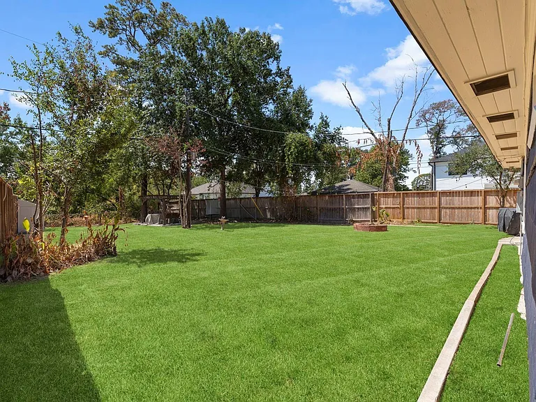 1802 Turnpike Rd — Photo 47