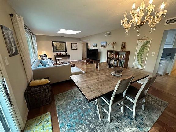 5th image of 2608 Whitewater Way