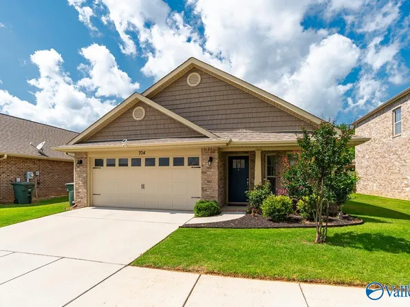 704 Oak Cove Ln NW, Madison, AL 35757