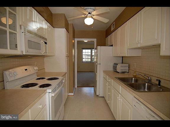 3rd image of 2225 N Tuckahoe St