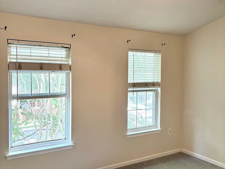 1003 Simsbury Ct — Photo 20