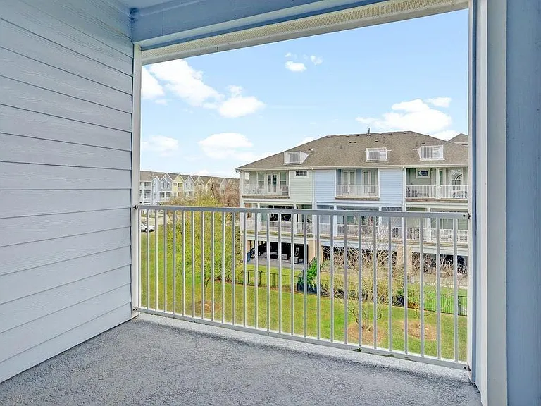 2714 Veranda Fls — Photo 29