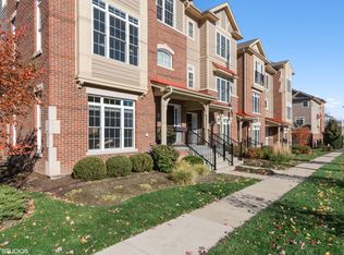 119 Stevens St, Geneva, IL 60134