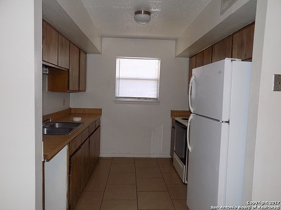 3rd image of 1045 Linde St APT C
