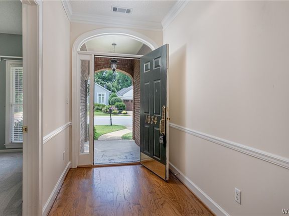 3rd image of 1634 River Ro Dr