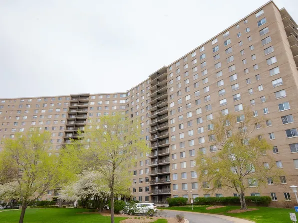 7033 N Kedzie Ave APT 1408, Chicago, IL 60645