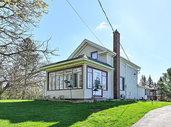 S51W30943 Old Village ROAD, Mukwonago, WI 53149