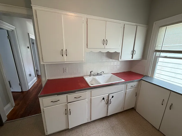 453 Herkimer St #UPPER — Photo 8