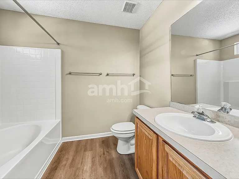 325 Mill Pond Rd — Photo 9