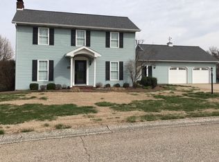 910 Hickory Dr, Huntingburg, IN 47542