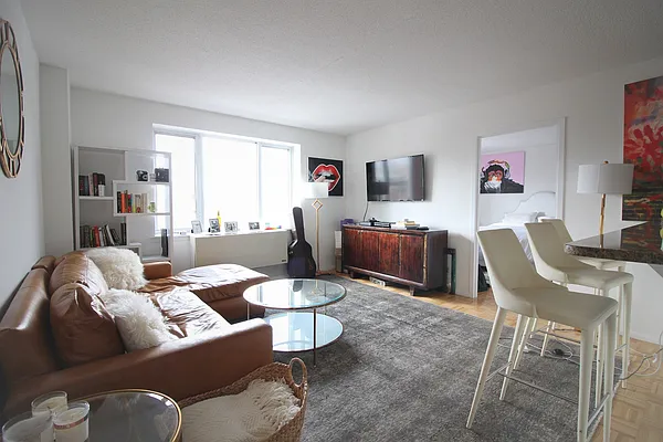 Rented by Corcoran | media 2