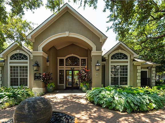 Midtown Leasing Office Entry