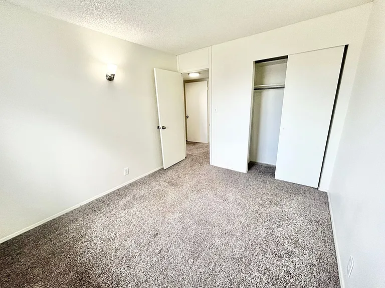 Foothill Terrace — Photo 133
