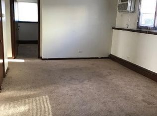 369 Ann St APT 2, South Elgin, IL 60177