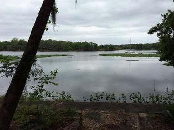 4th image of 454 River Dr