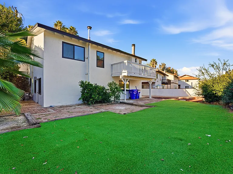 5067 Alumni Pl #B — Photo 14