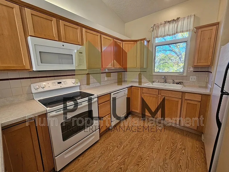 5104 Village View Way #7 — Photo 6