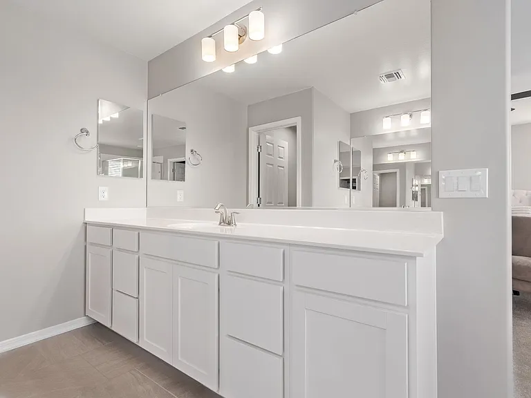 19210 W Solano Dr — Photo 32